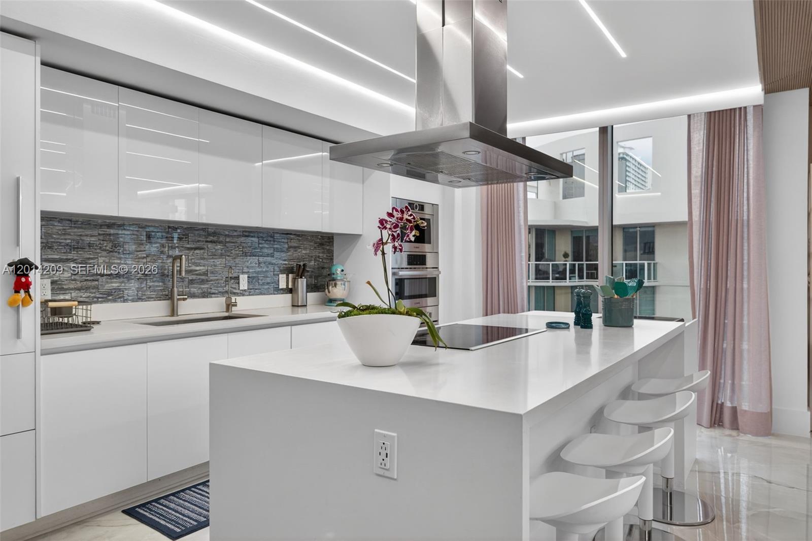PARQUE TOWERS CONDO - Residential