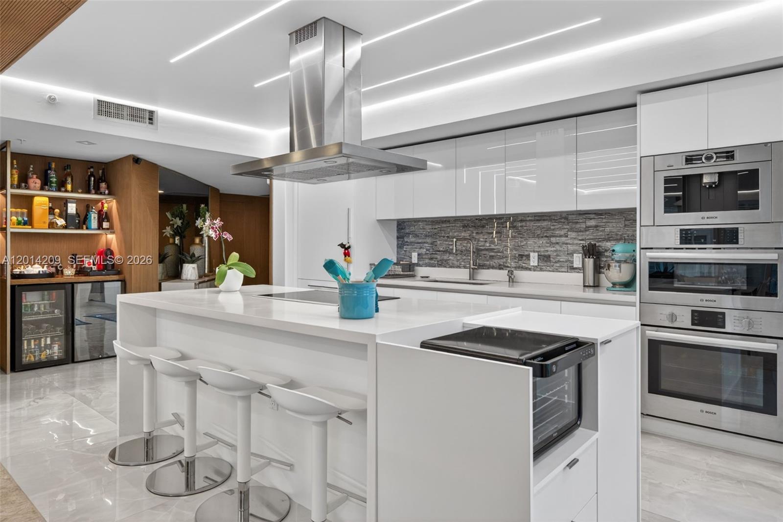PARQUE TOWERS CONDO - Residential