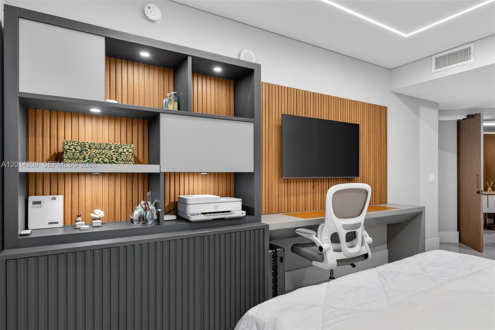 PARQUE TOWERS CONDO - Residential