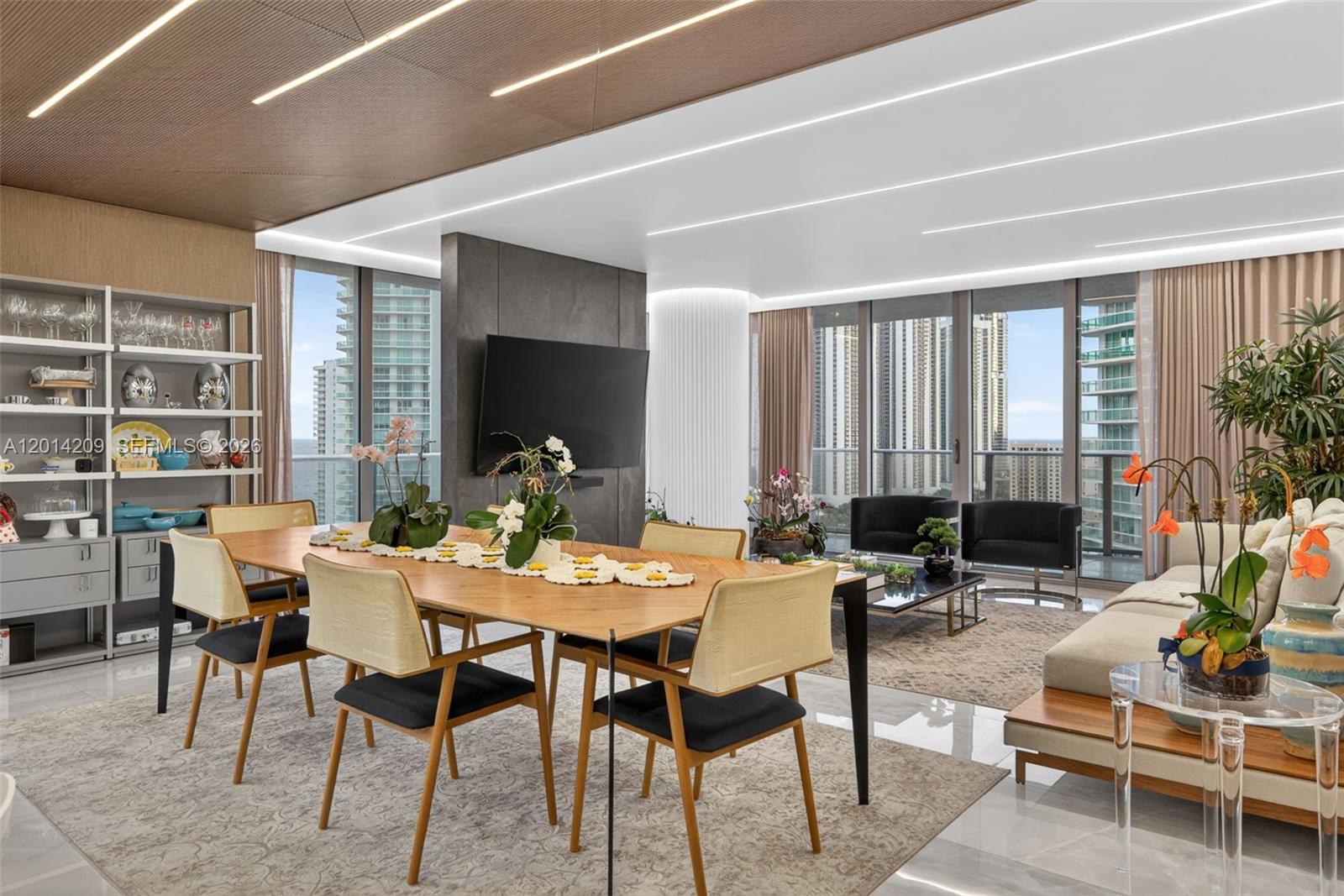PARQUE TOWERS CONDO - Residential