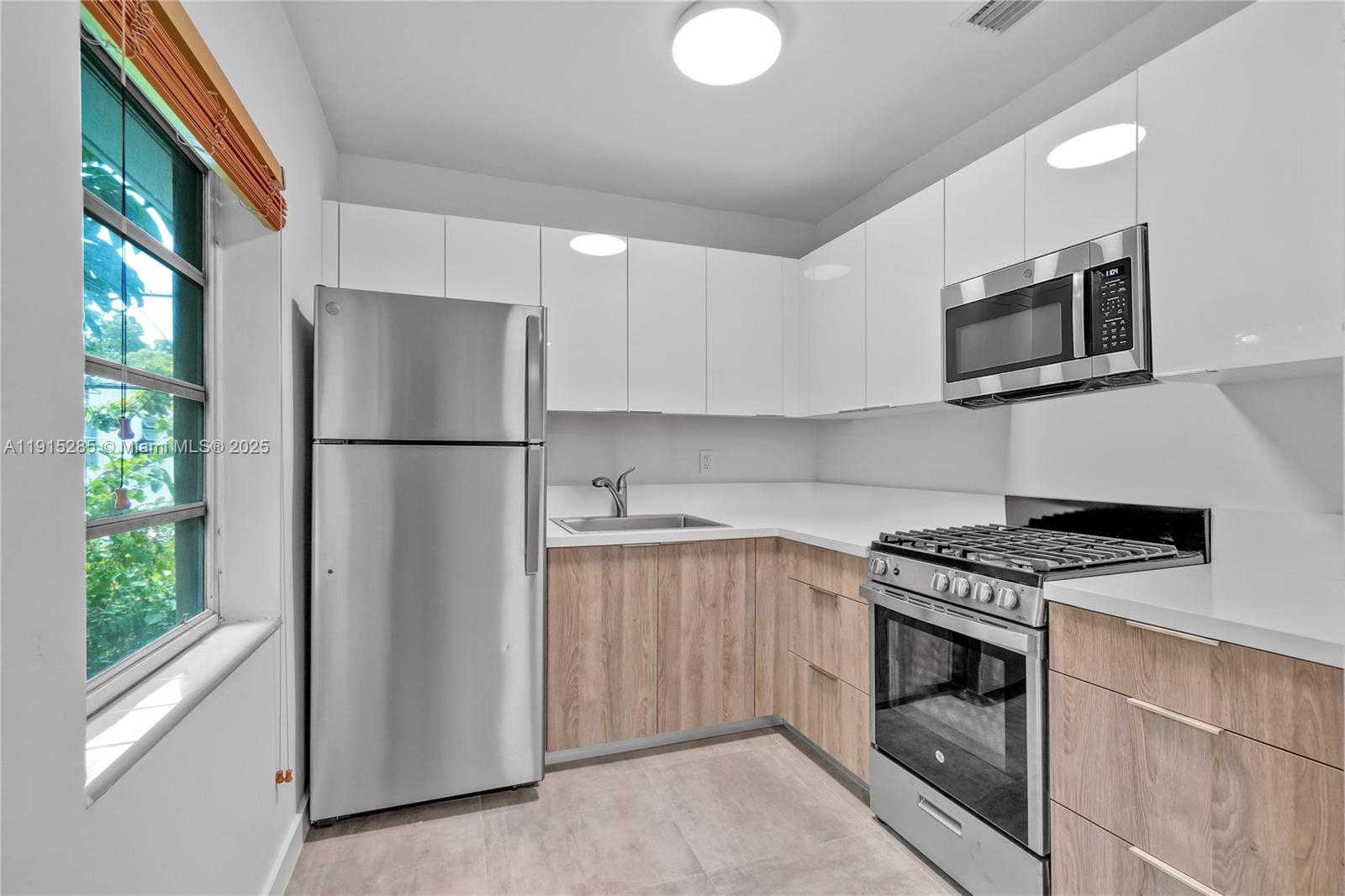 CORAL GABLES BILTMORE SEC - Residential Lease