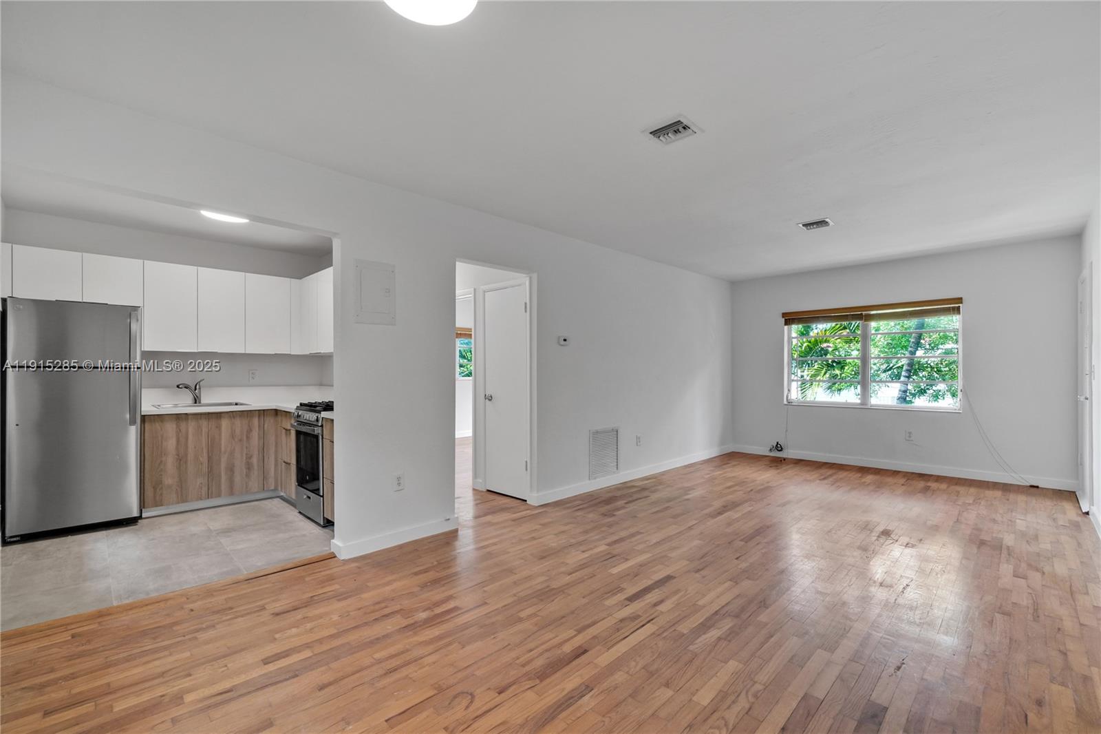 CORAL GABLES BILTMORE SEC - Residential Lease