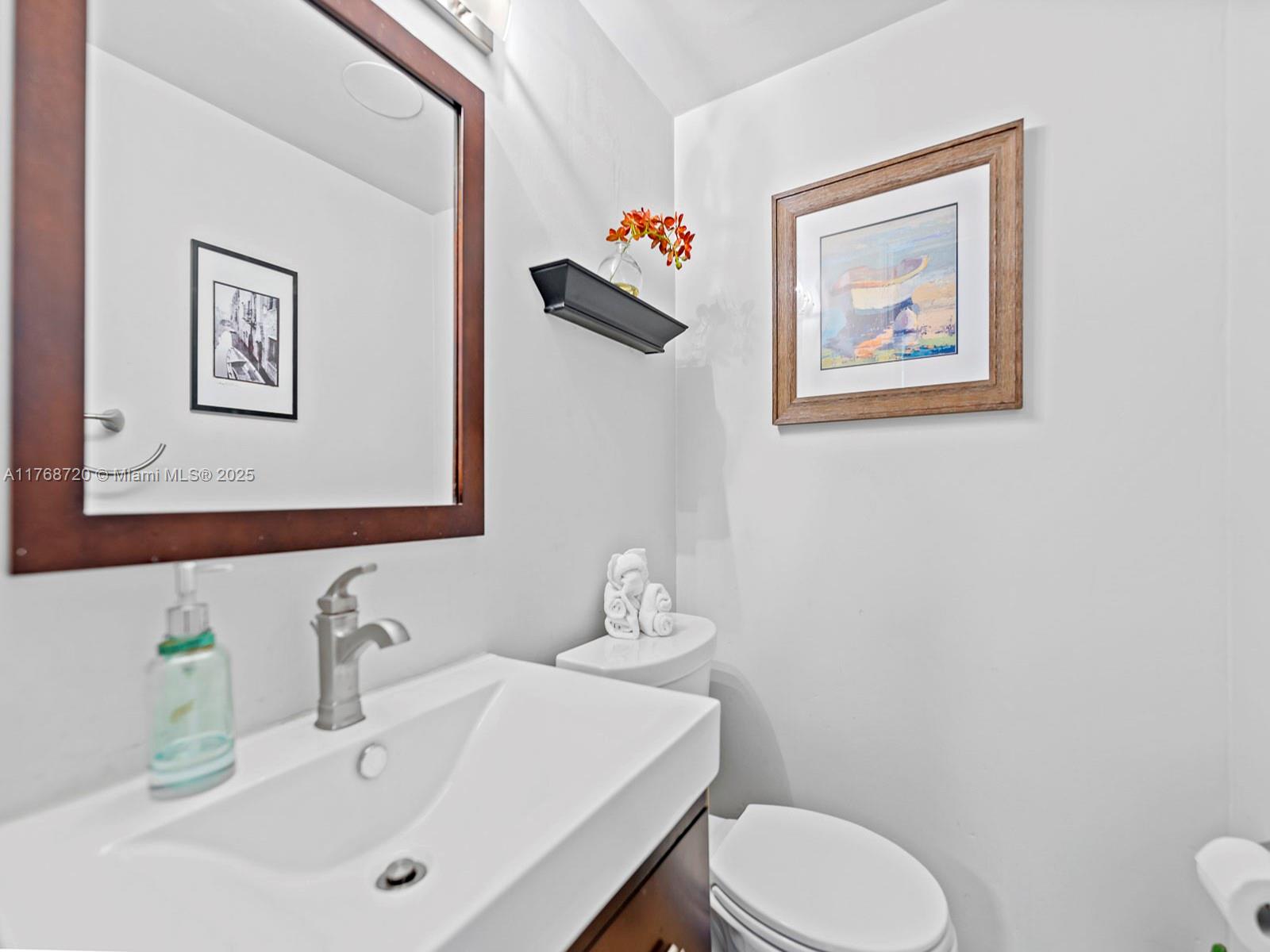PINEBARK CONDO NO 1 - Residential