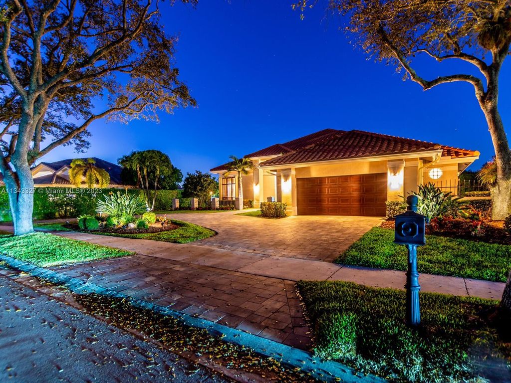 Photo of 1217 Manor Dr S, Weston, FL 33326 (MLS # A11343327)