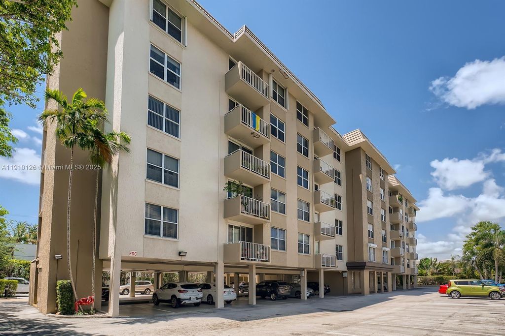 Photo of 1050 SE 15th St #203, Fort Lauderdale, FL 33316 (MLS # A11910126)