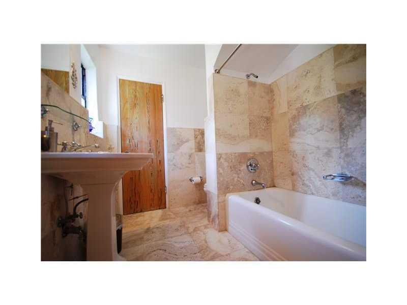 10-11-22 53 42 LA GORCE G - Residential Lease