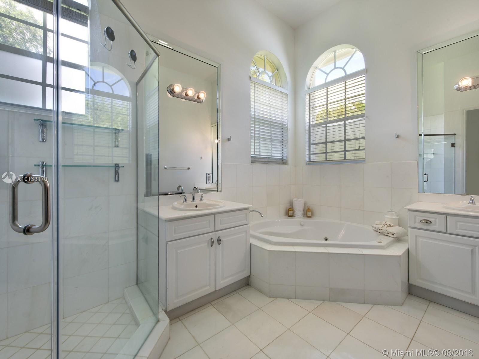 Pinewood Homes - Residential