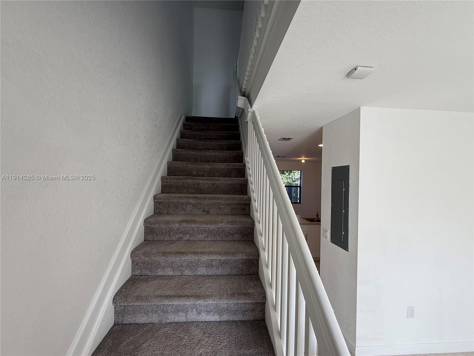 VIA VENTURA NEIGHBORHOOD - Residential Lease