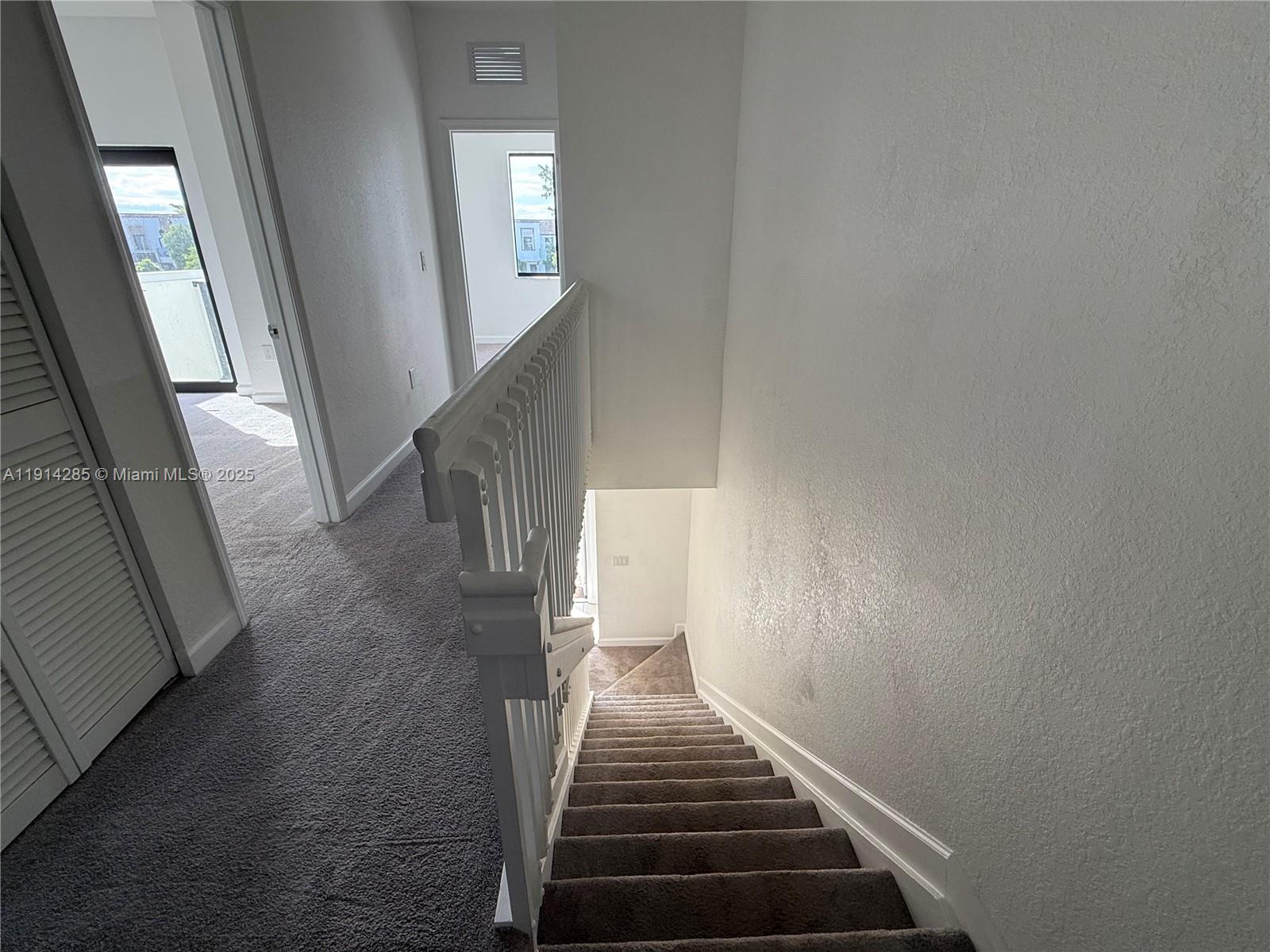 VIA VENTURA NEIGHBORHOOD - Residential Lease