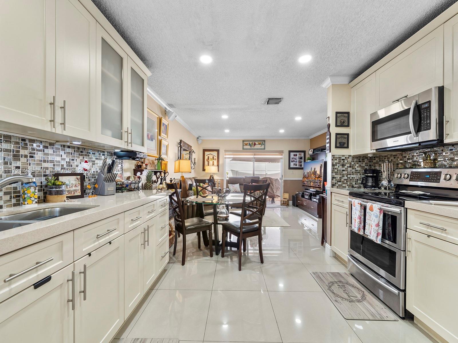 CHARLESTOWNE - Residential