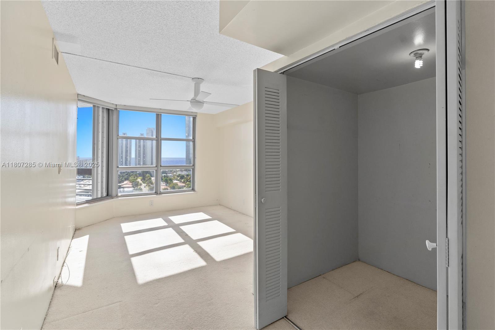 MYSTIC POINTE CONDO NO TW - Residential