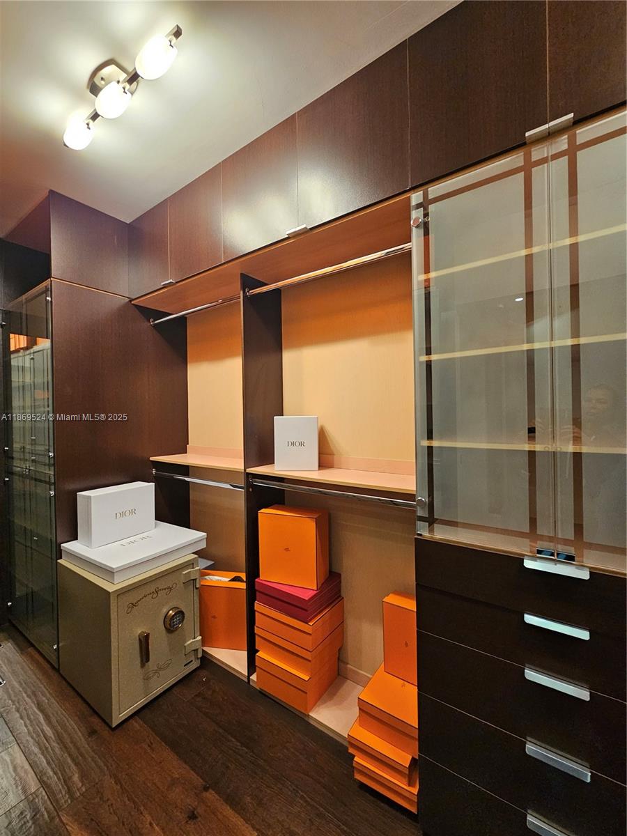 THE PENINSULA CONDO - Residential Lease