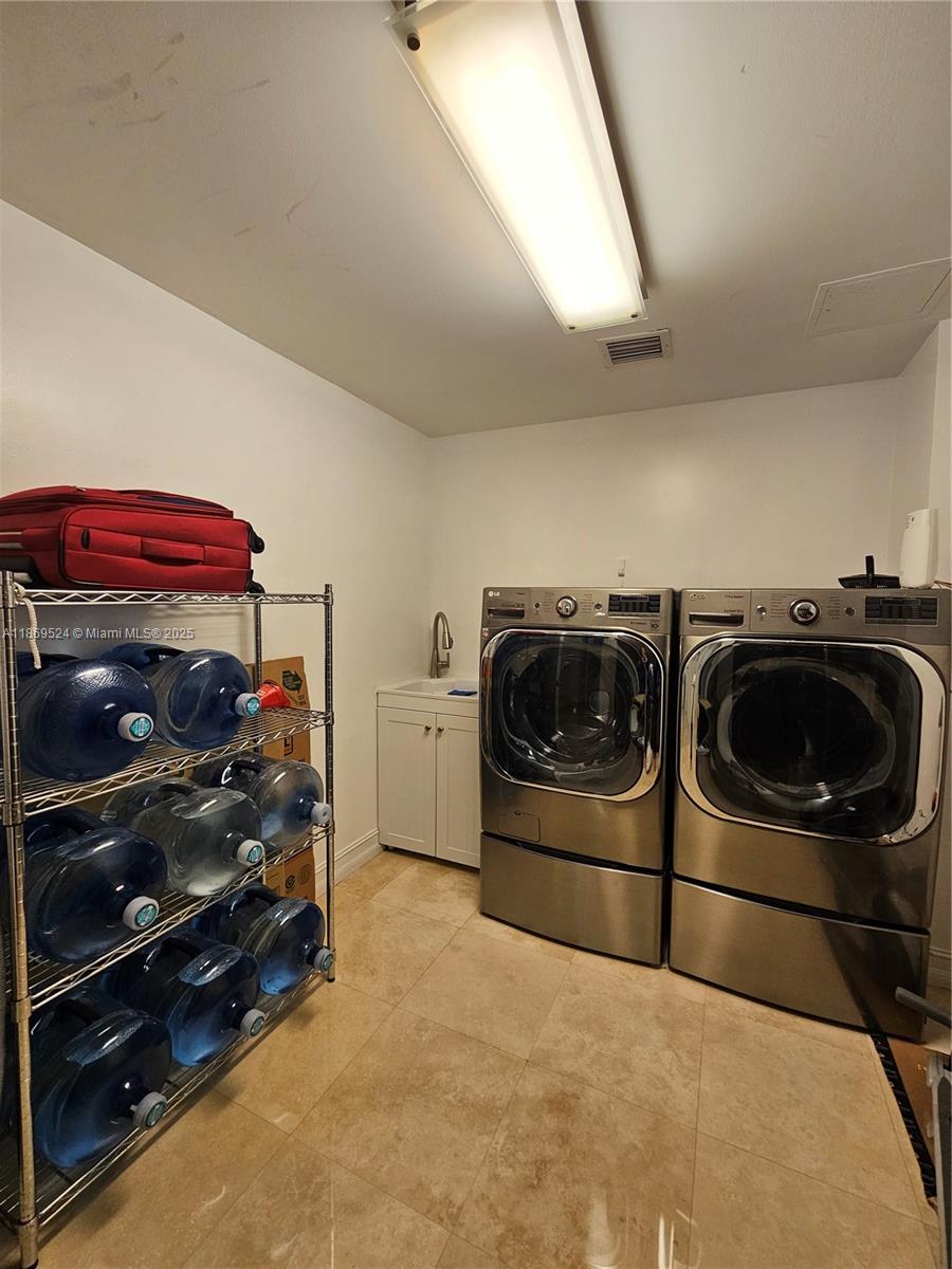 THE PENINSULA CONDO - Residential Lease