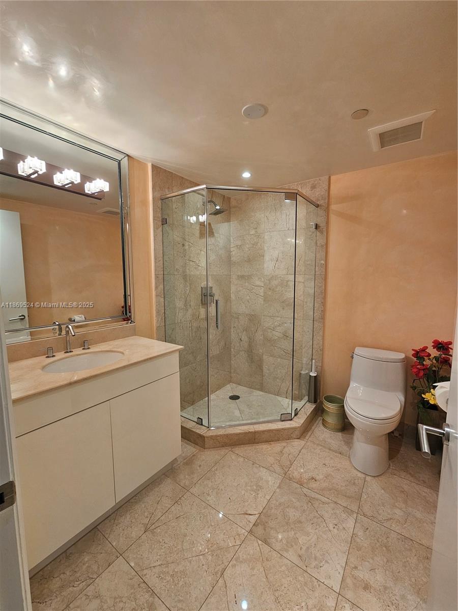 THE PENINSULA CONDO - Residential Lease