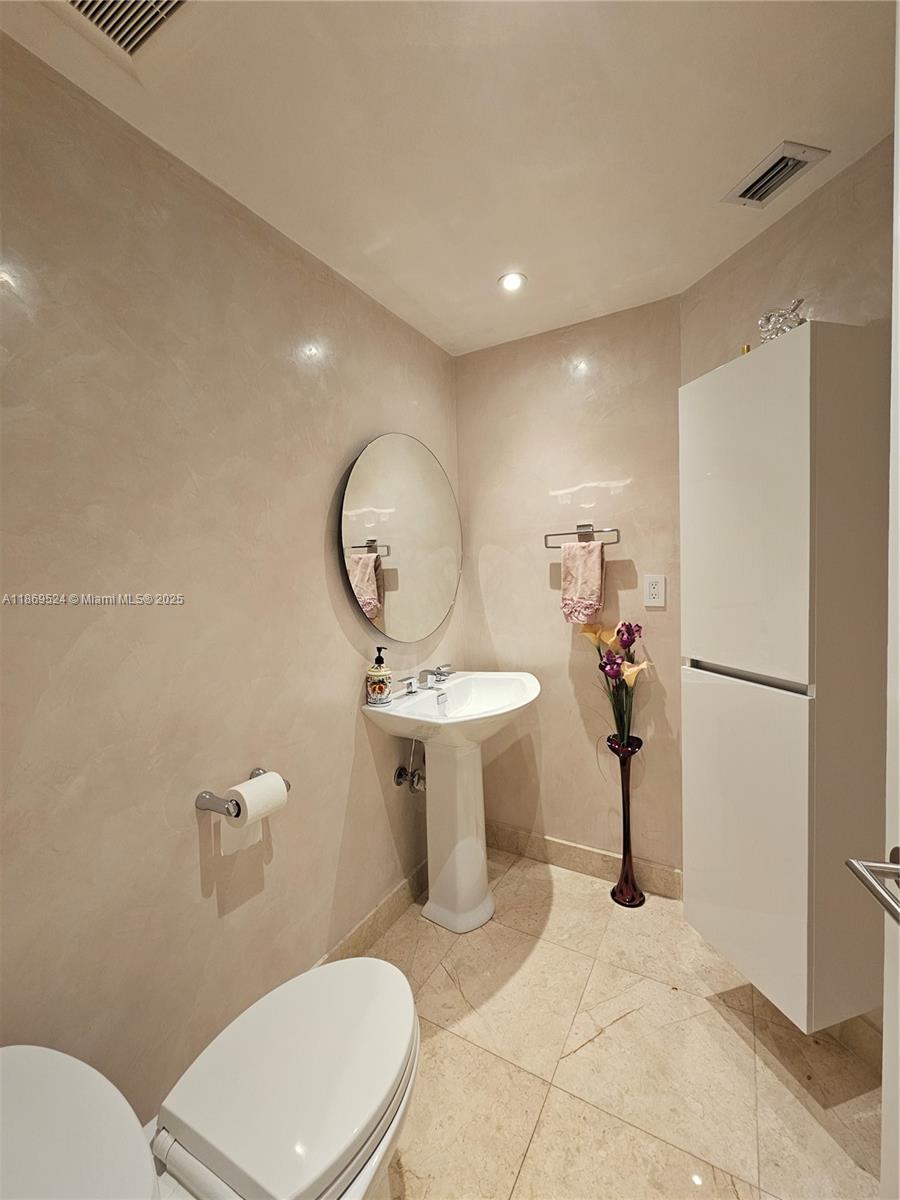 THE PENINSULA CONDO - Residential Lease