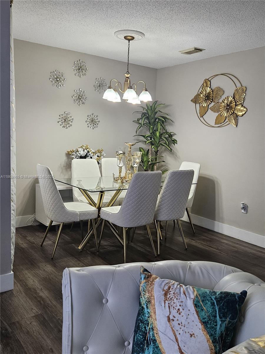 KENDALE LAKES NORTH SEC 9 - Residential