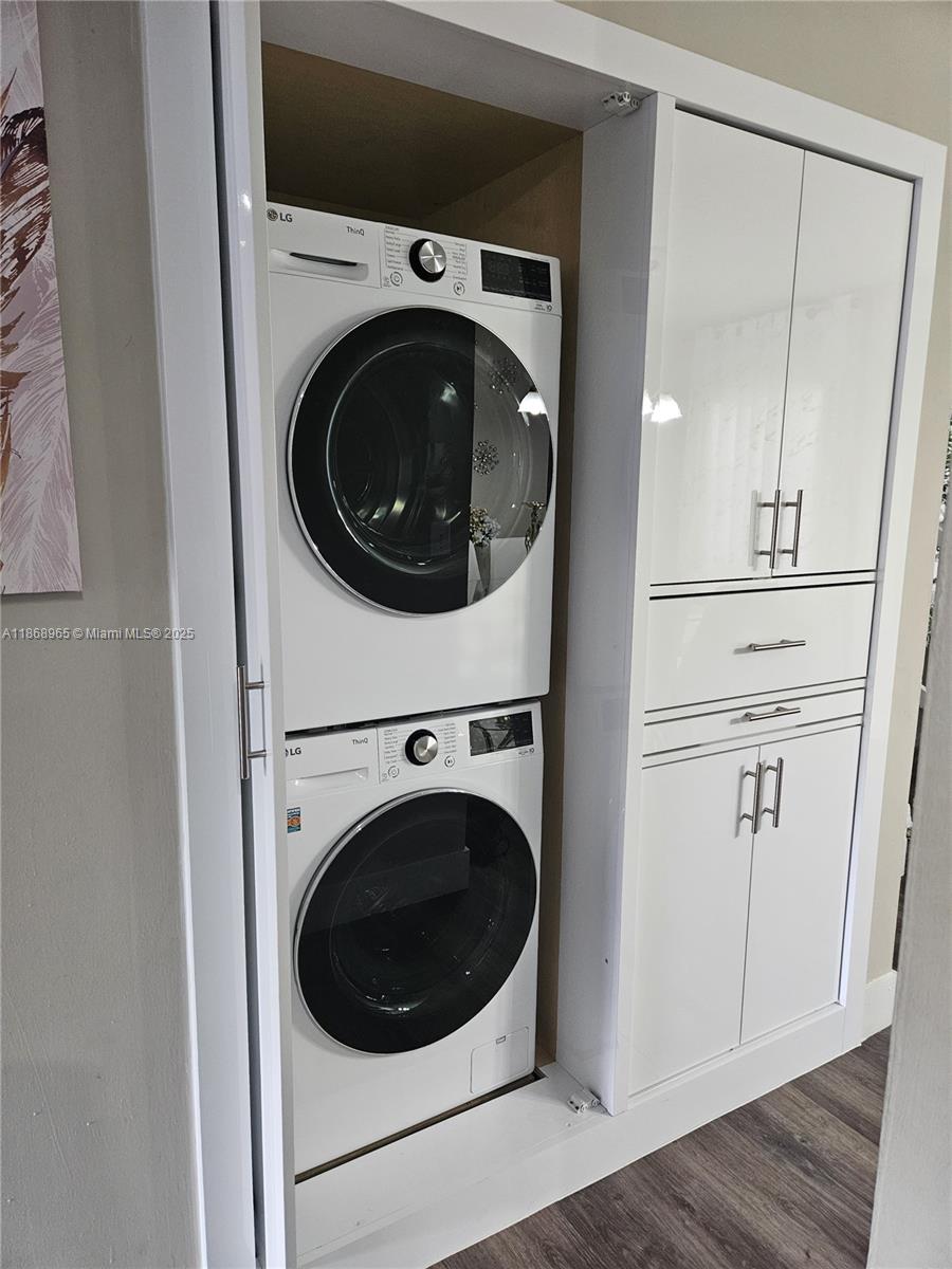 KENDALE LAKES NORTH SEC 9 - Residential