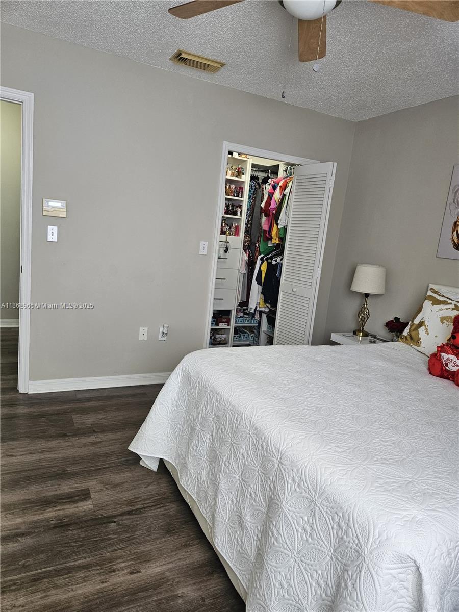 KENDALE LAKES NORTH SEC 9 - Residential