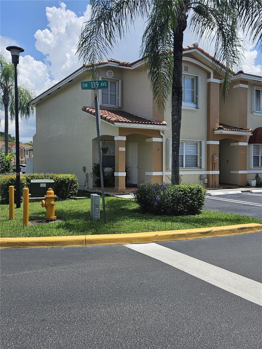 KENDALE LAKES NORTH SEC 9 - Residential