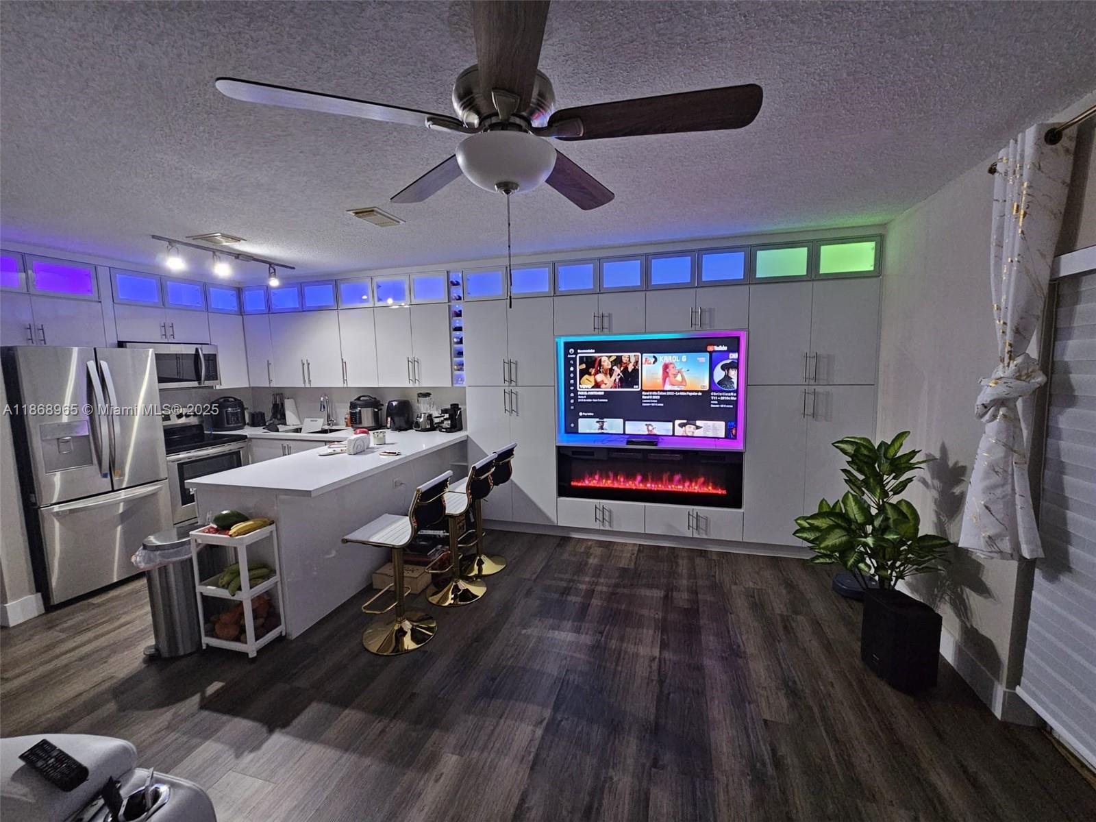 KENDALE LAKES NORTH SEC 9 - Residential