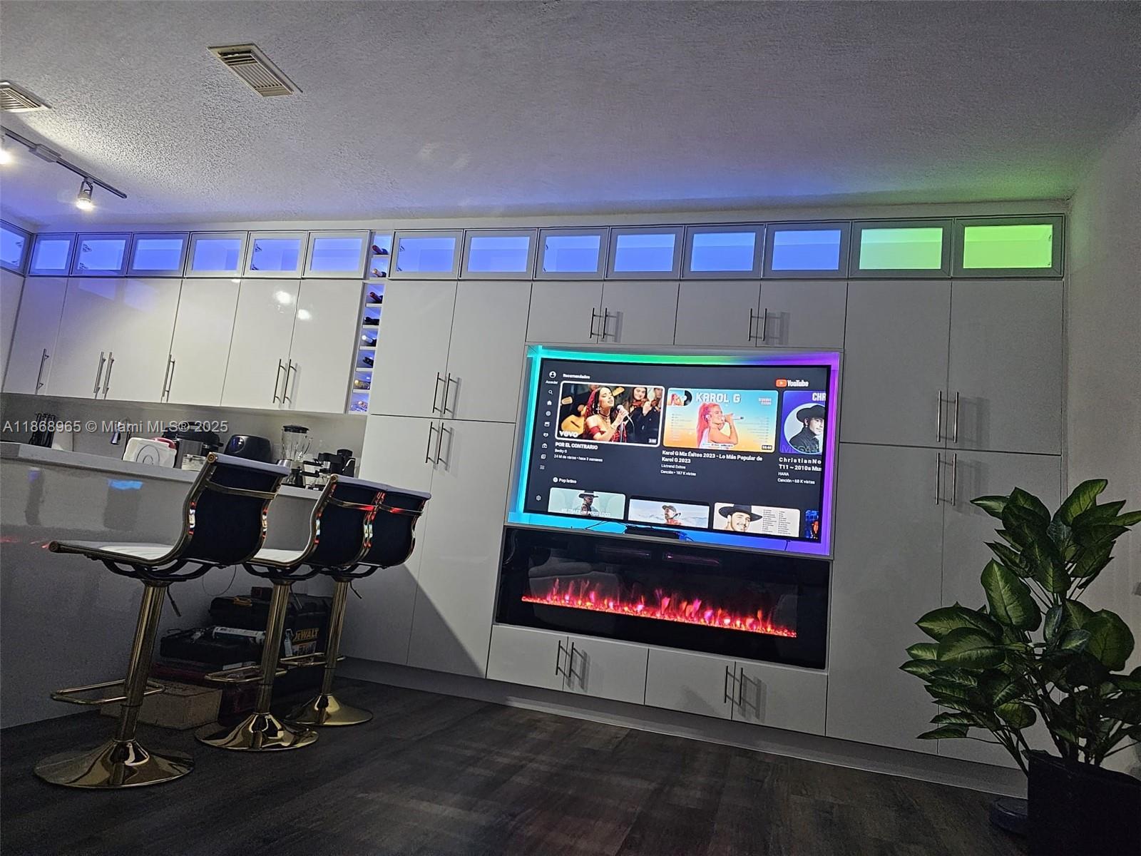 KENDALE LAKES NORTH SEC 9 - Residential