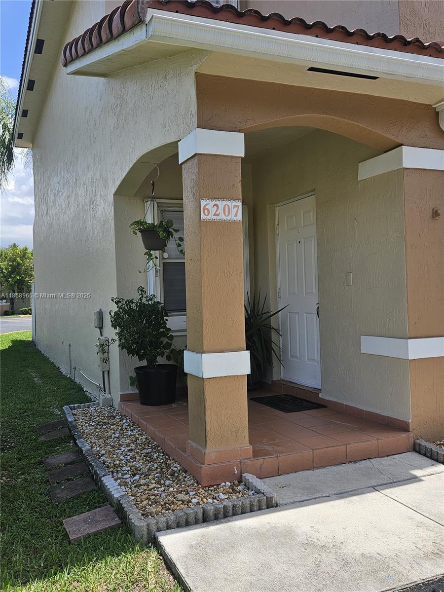 Unique opportunity !! Corner Unit !! This Renovated Home combines modern style and comfort in every detail. Enjoy bright spaces and perfect layout for your lifestyle. Walking distance to Shopping Center, new kitchen and bathrooms. Low Maintenance Fee only $ 75 monthly. Year roof 2023. Patio wth New Terrace, new washer and dryer, new appliances. Easy to show and ready to move in. Two assigned parking spaces plus a lot of Guests spaces around the corner. New A/C. Walking distance to Parks.