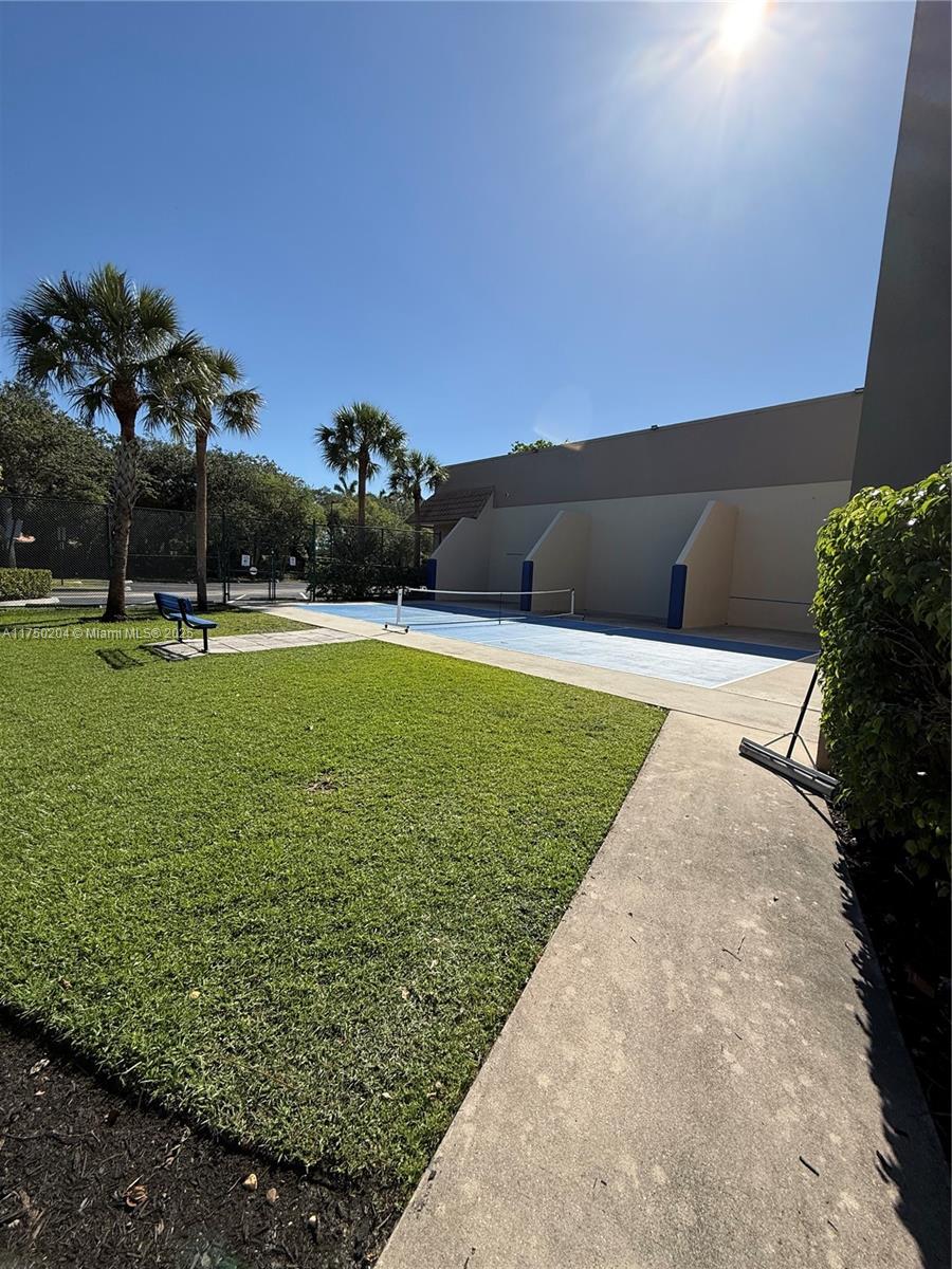 BUILDING 1A OF COUNTRY CL - Residential