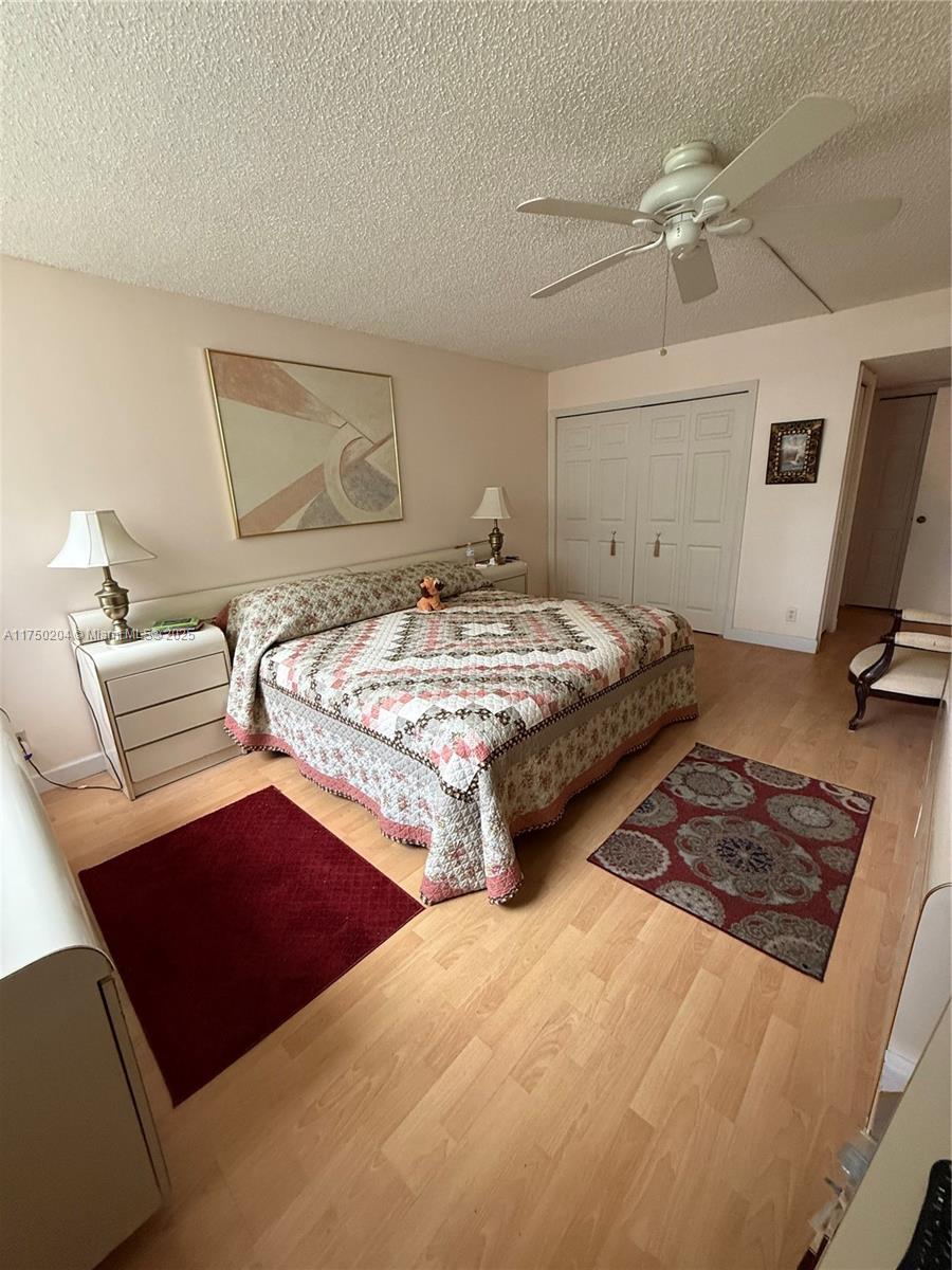 BUILDING 1A OF COUNTRY CL - Residential