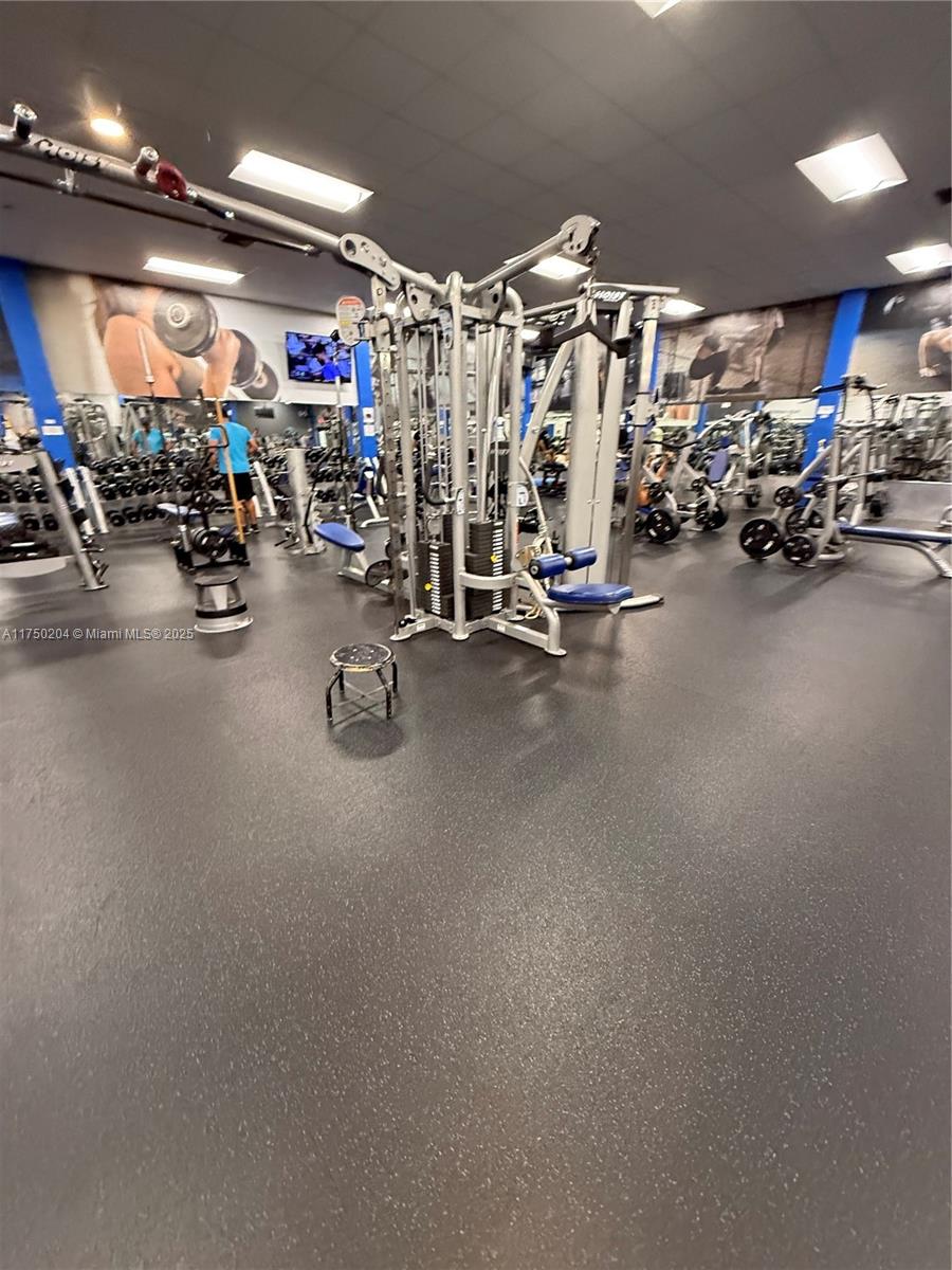 BUILDING 1A OF COUNTRY CL - Residential