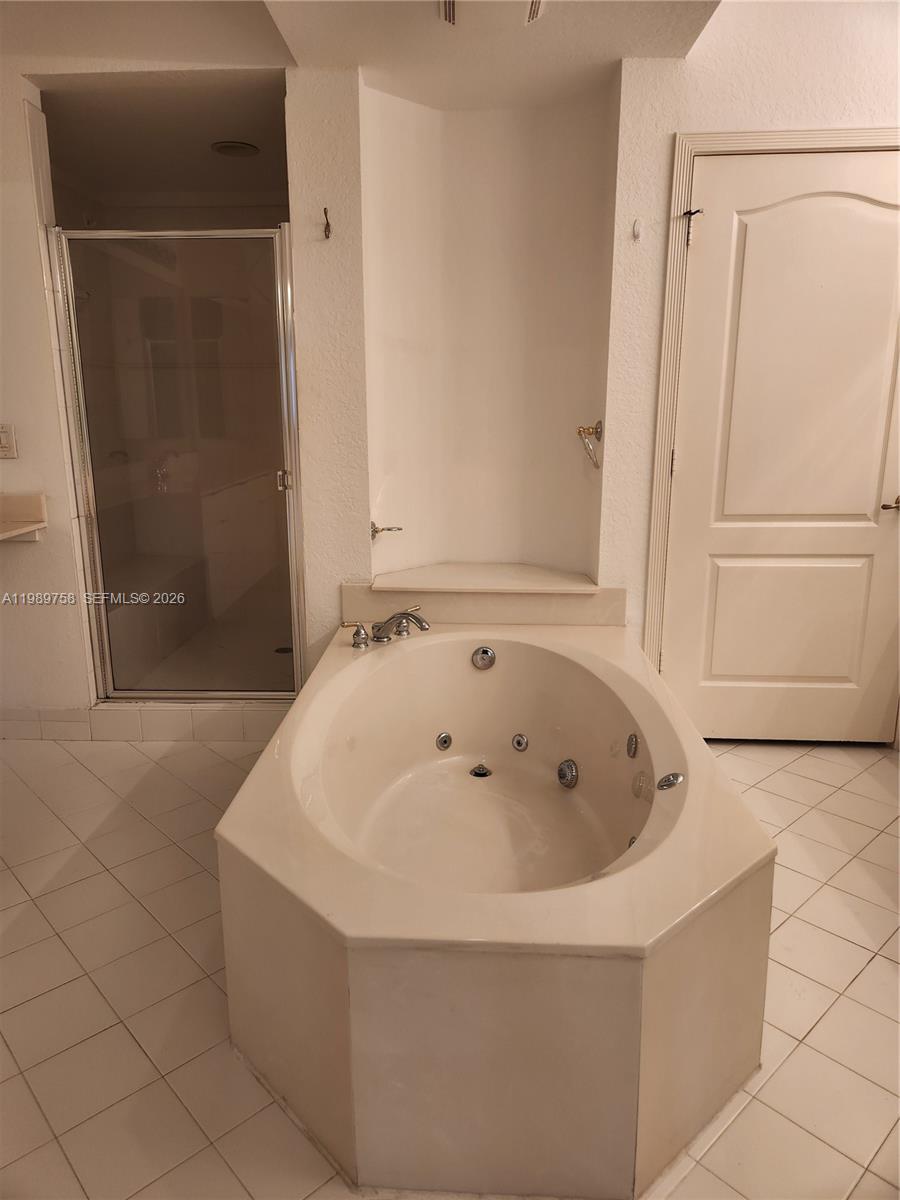 CAPTIVA CONDO E - Residential