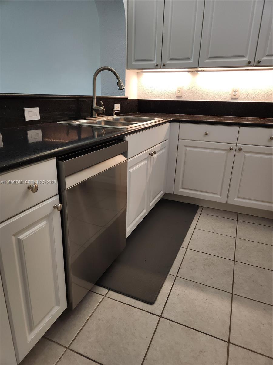 CAPTIVA CONDO E - Residential