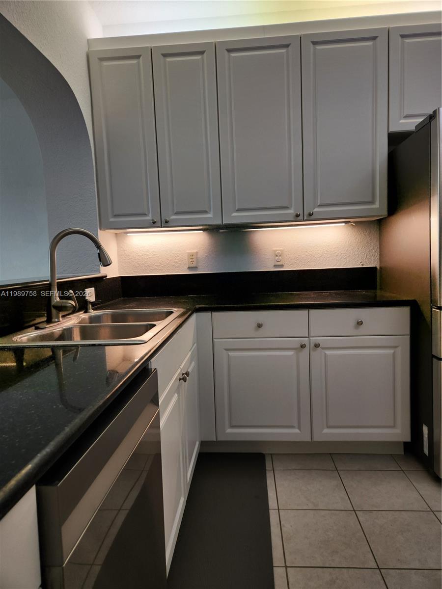 CAPTIVA CONDO E - Residential