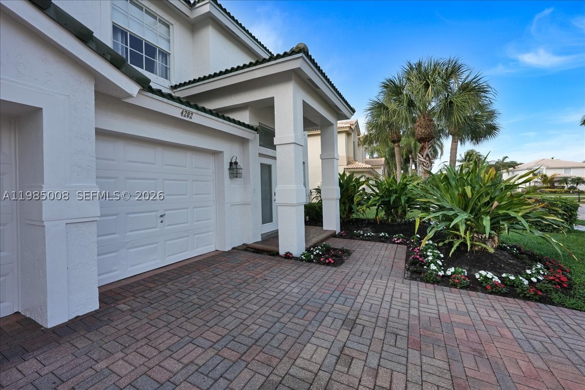 4202 Bahia Isle Cir
