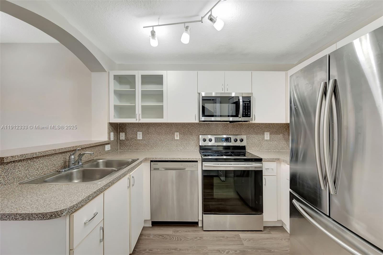 THE GATES AT DORAL ISLES - Residential