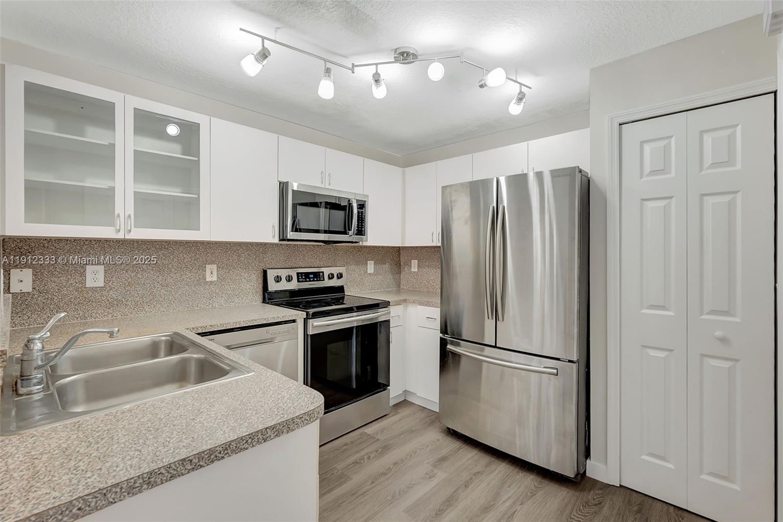 THE GATES AT DORAL ISLES - Residential