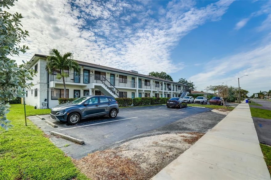 This 2-bedroom, 1-bathroom apartment is located in the Knoll Ridge neighborhood, offering modern features and a convenient location near shopping, dining, and the beach.

Apartment Features:
 Spacious Layout 
 Kitchen with granite countertops, stainless steel appliances, and ample cabinet space
 Central Air Conditioning
 In-Unit Washer & Dryer 
 Impact Windows and doors
One assigned parking spot
