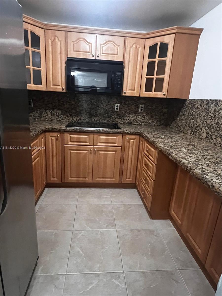 2075 Sw 122nd Ave 520, Miami, Broward County, Florida - 2 Bedrooms  
2 Bathrooms - 