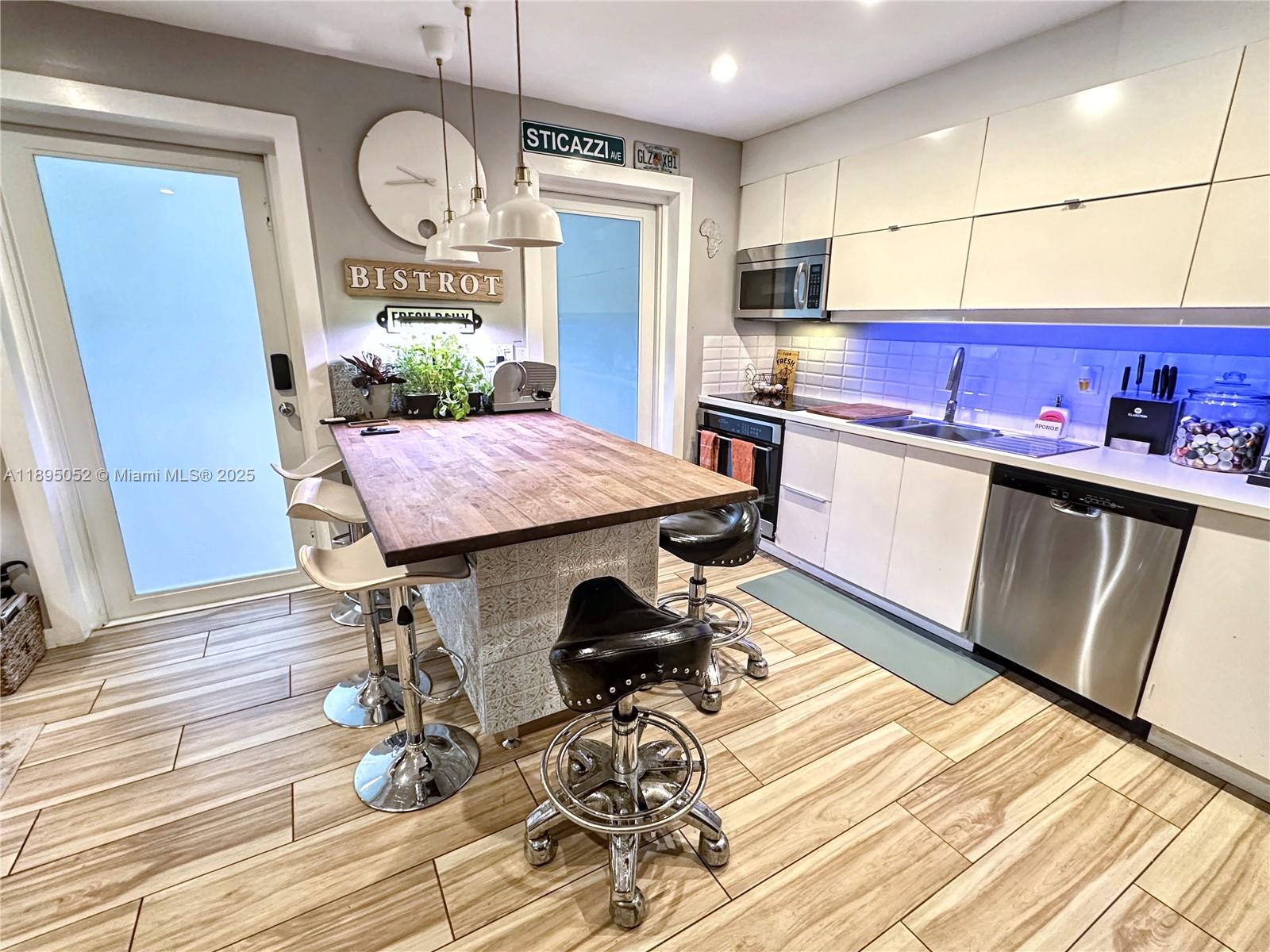 View photos, virtual tours, details... 1115 Meridian Ave 1 and 2