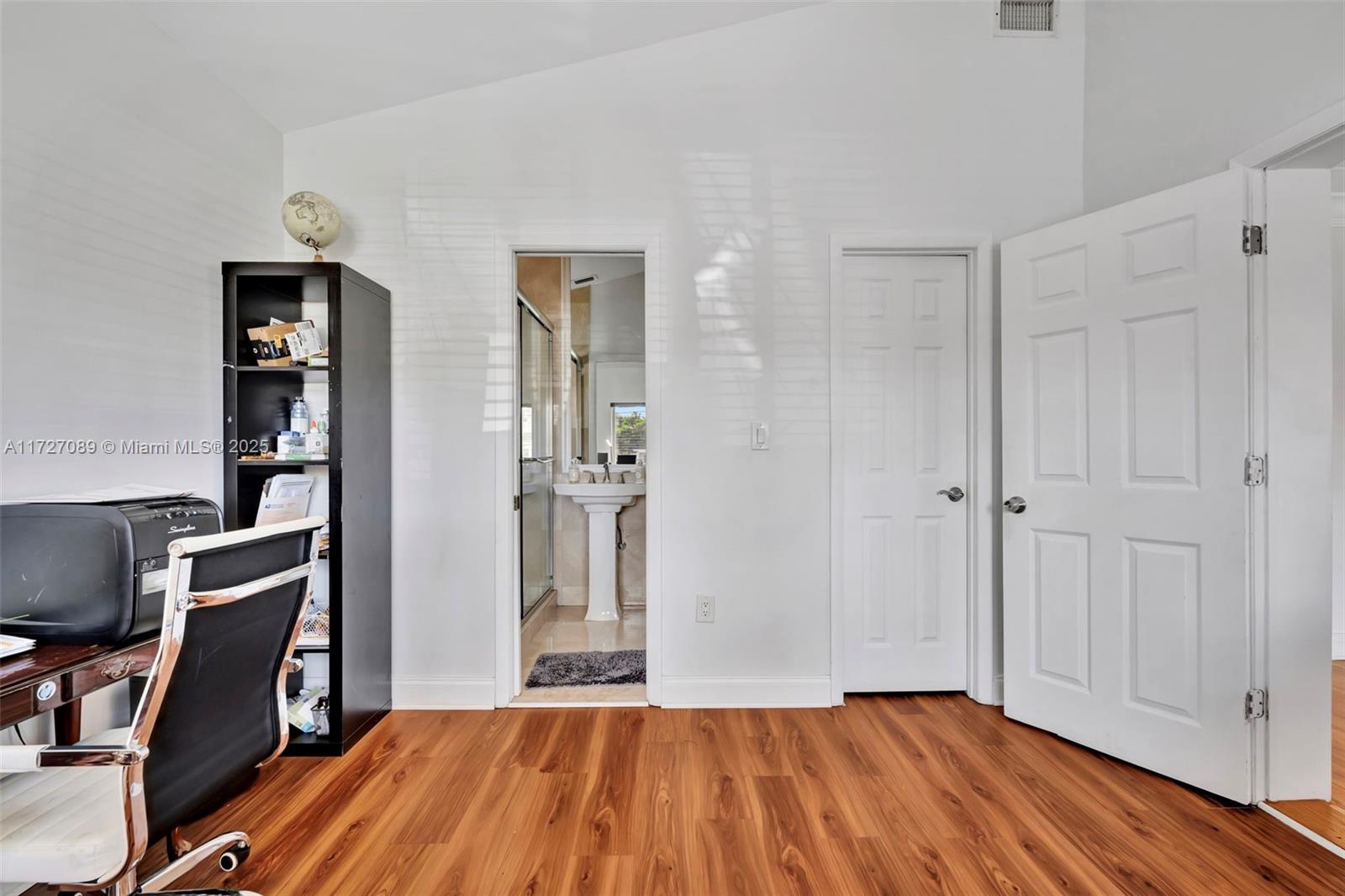 AMND MIAMI SUBURBAN ACRES - Residential
