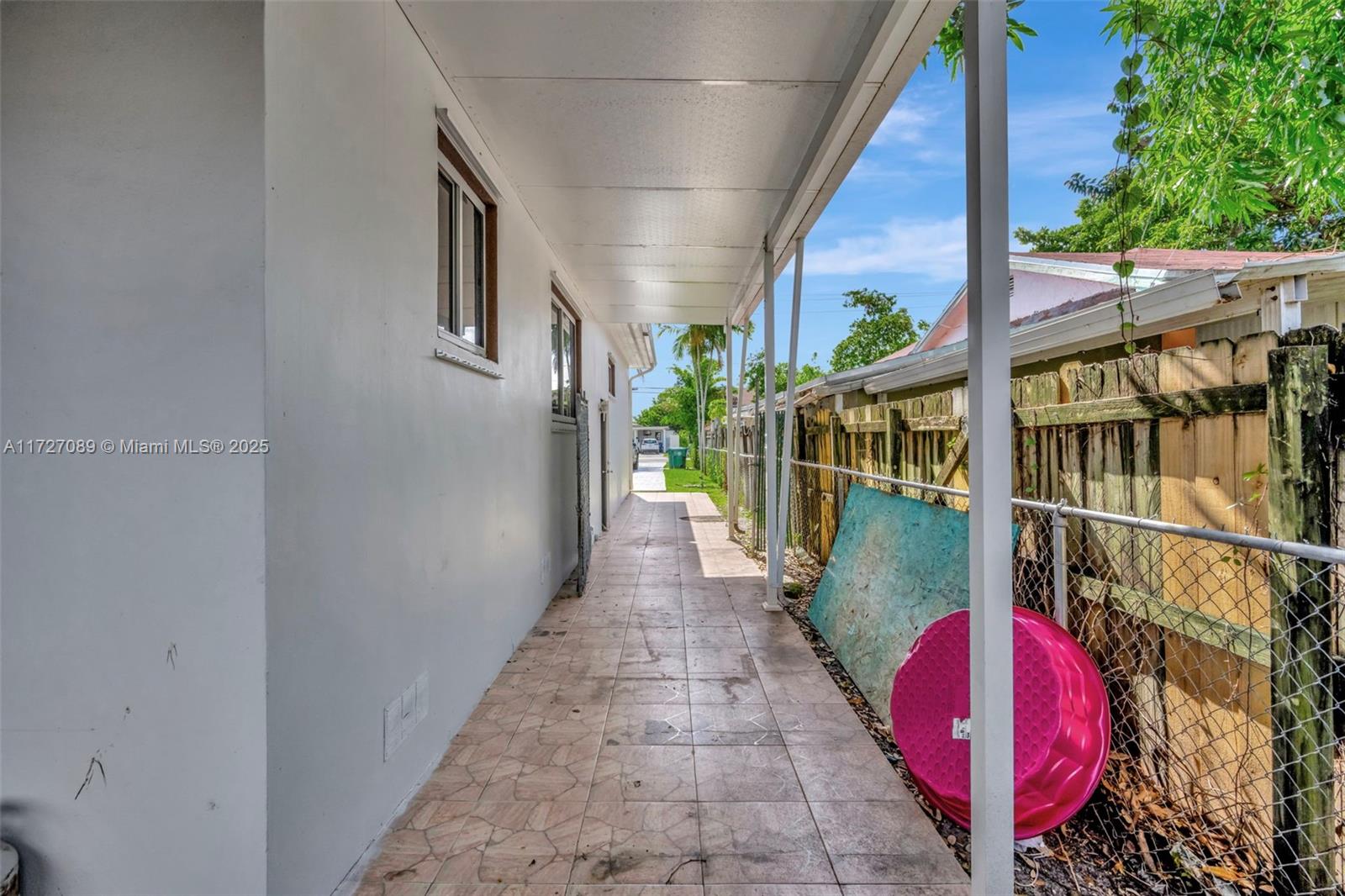 AMND MIAMI SUBURBAN ACRES - Residential