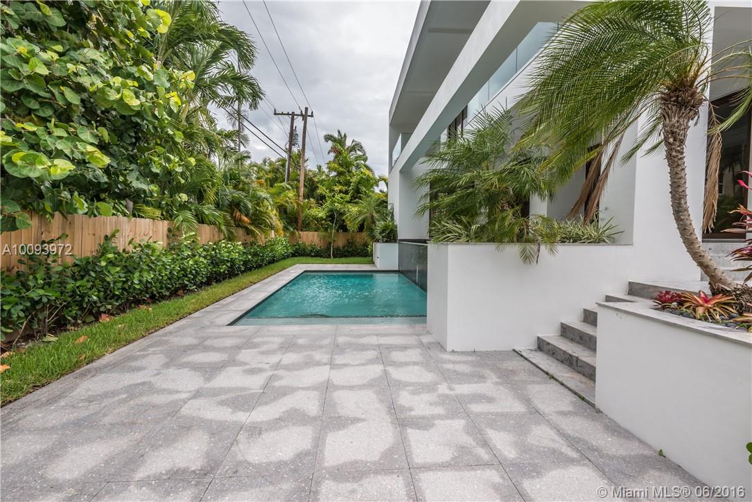 Tropical Isle Homes - Residential