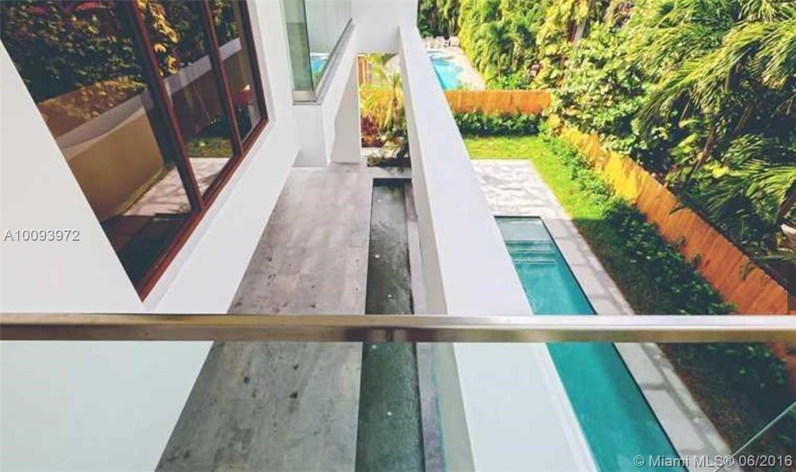 Tropical Isle Homes - Residential