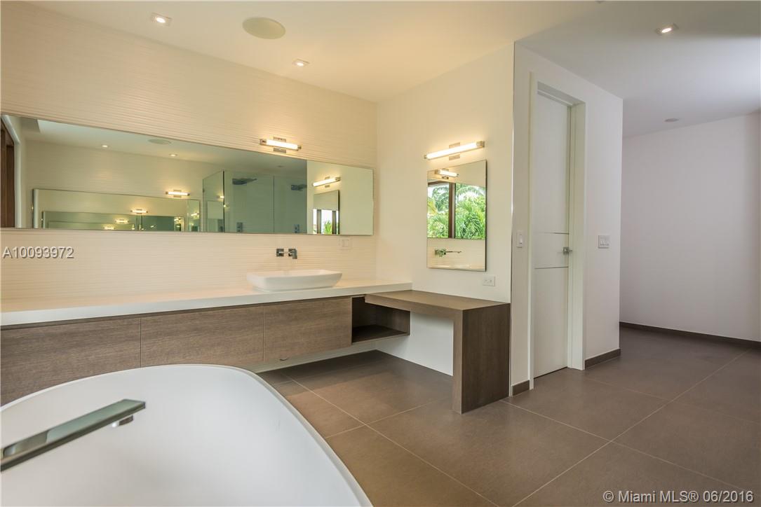 Tropical Isle Homes - Residential