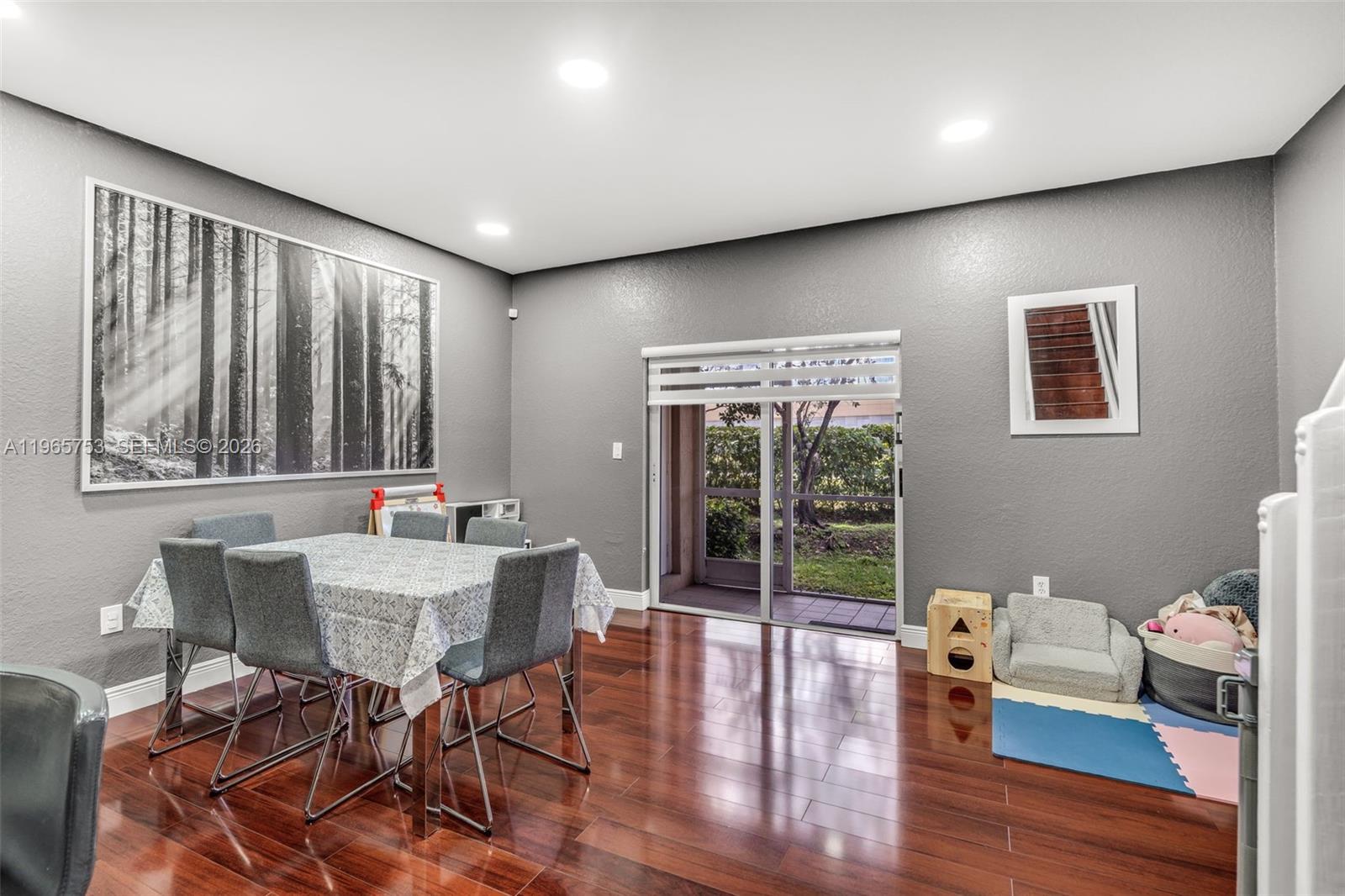 LAS BRISAS AT DORAL CONDO - Residential