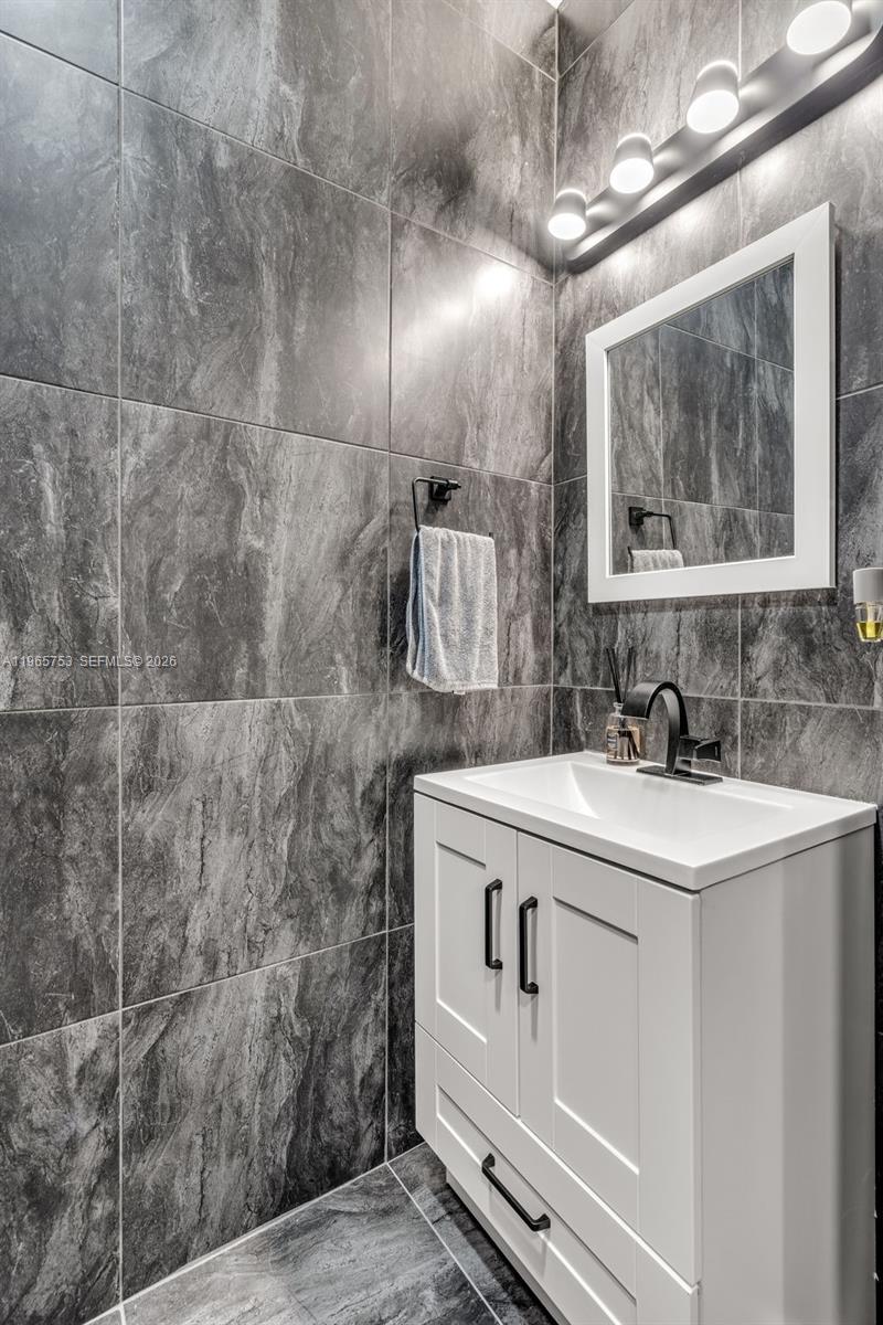 LAS BRISAS AT DORAL CONDO - Residential