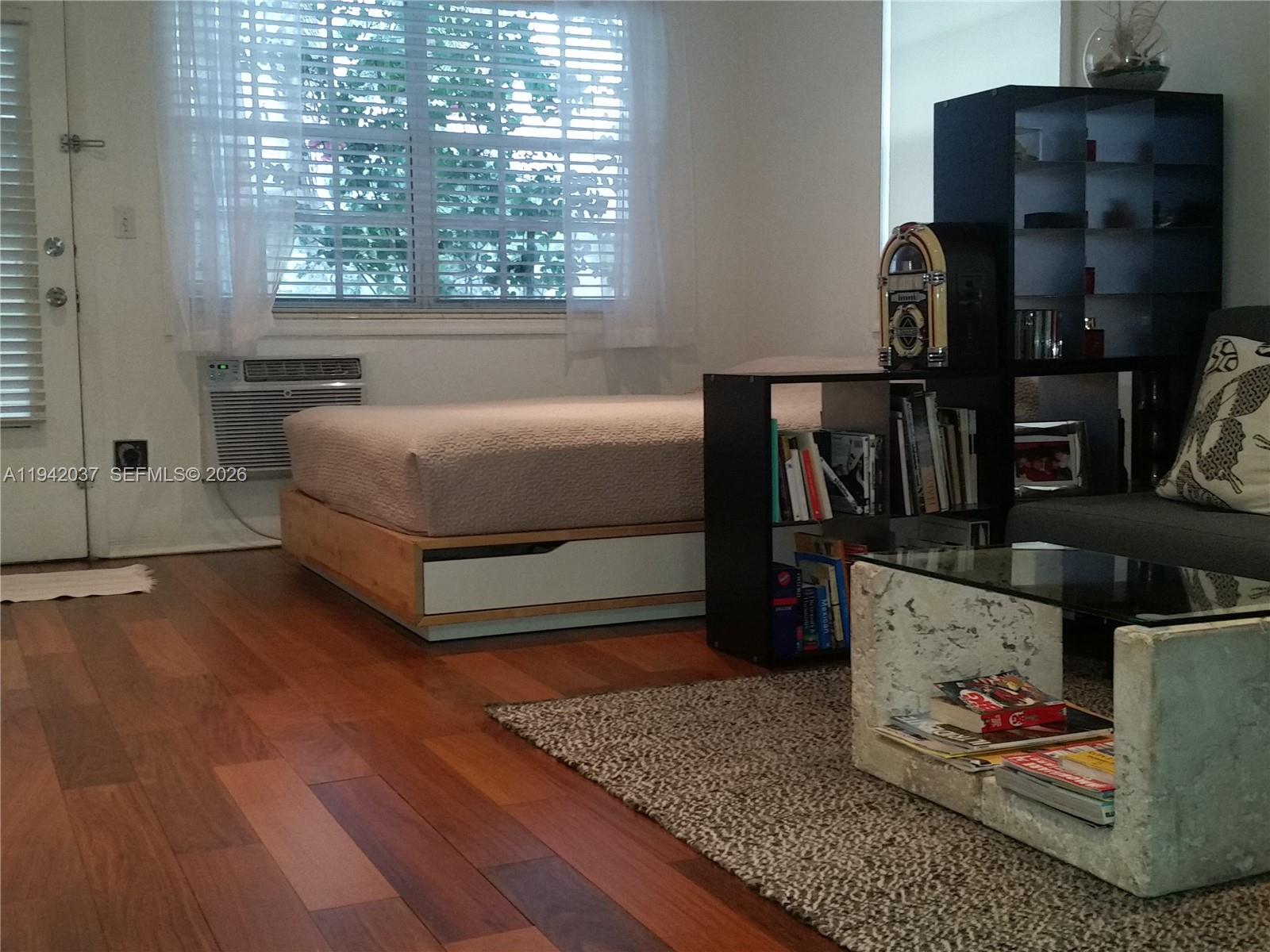 ESPANOLA WAY VILLAS CONDO - Residential