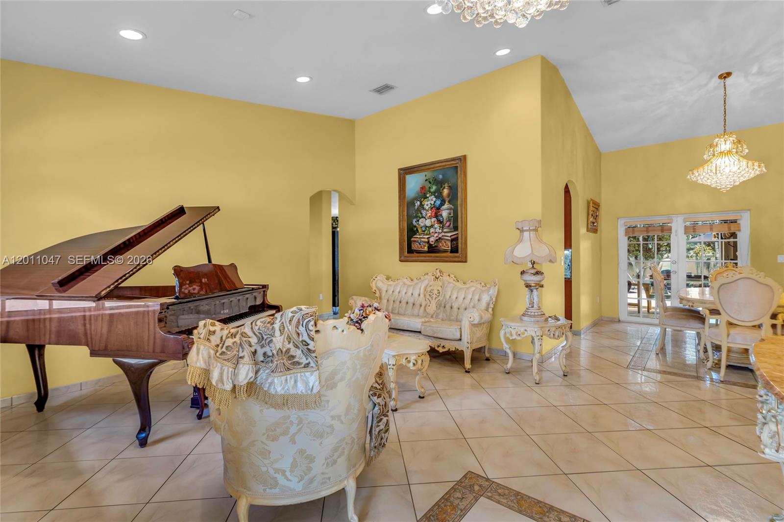 ROYAL LAKE ESTATES - Residential