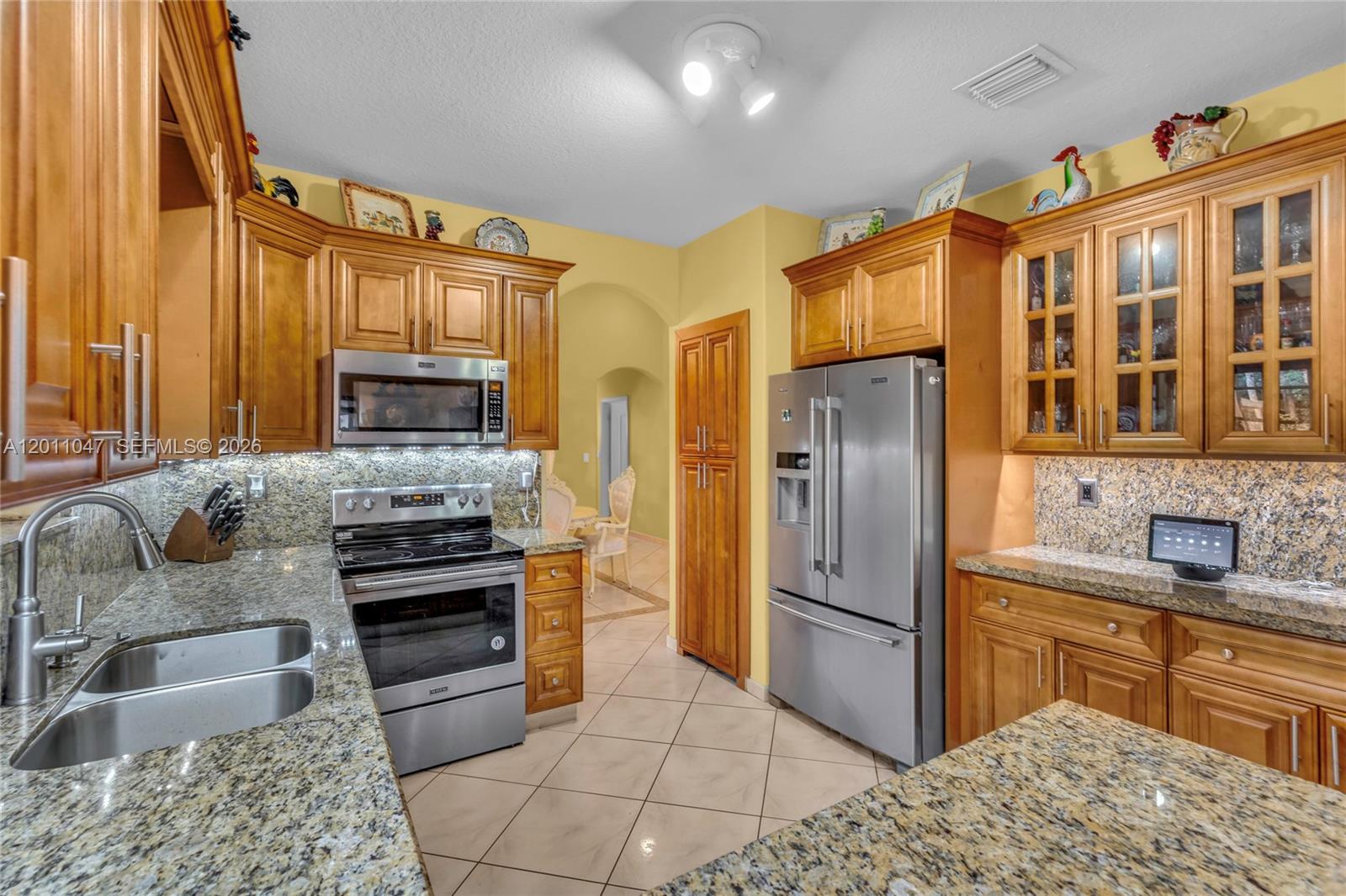 ROYAL LAKE ESTATES - Residential