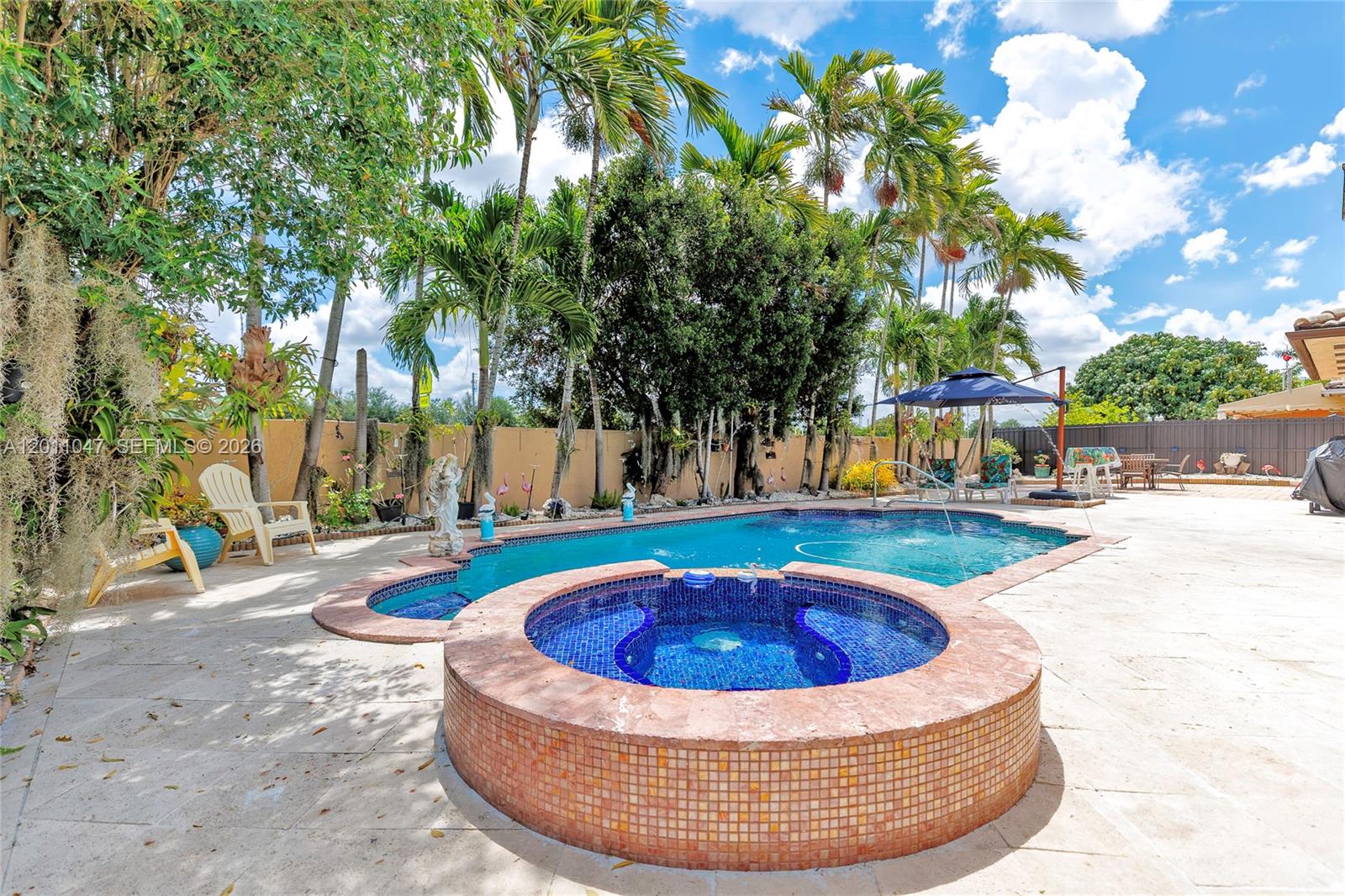 ROYAL LAKE ESTATES - Residential