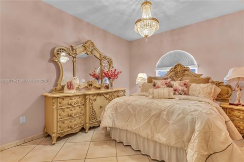 Tiny photo for 16037 NW 77th Pl, Miami Lakes, FL 33016 (MLS # A12011047)